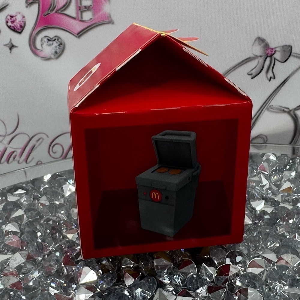 McDonald’s mini grill burger bbq toy Red and Black Miniature Grill Ornament